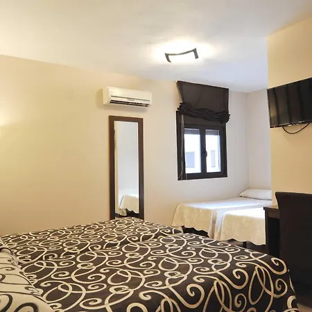 Hotel Ciudad De Plasencia Buitenkant foto